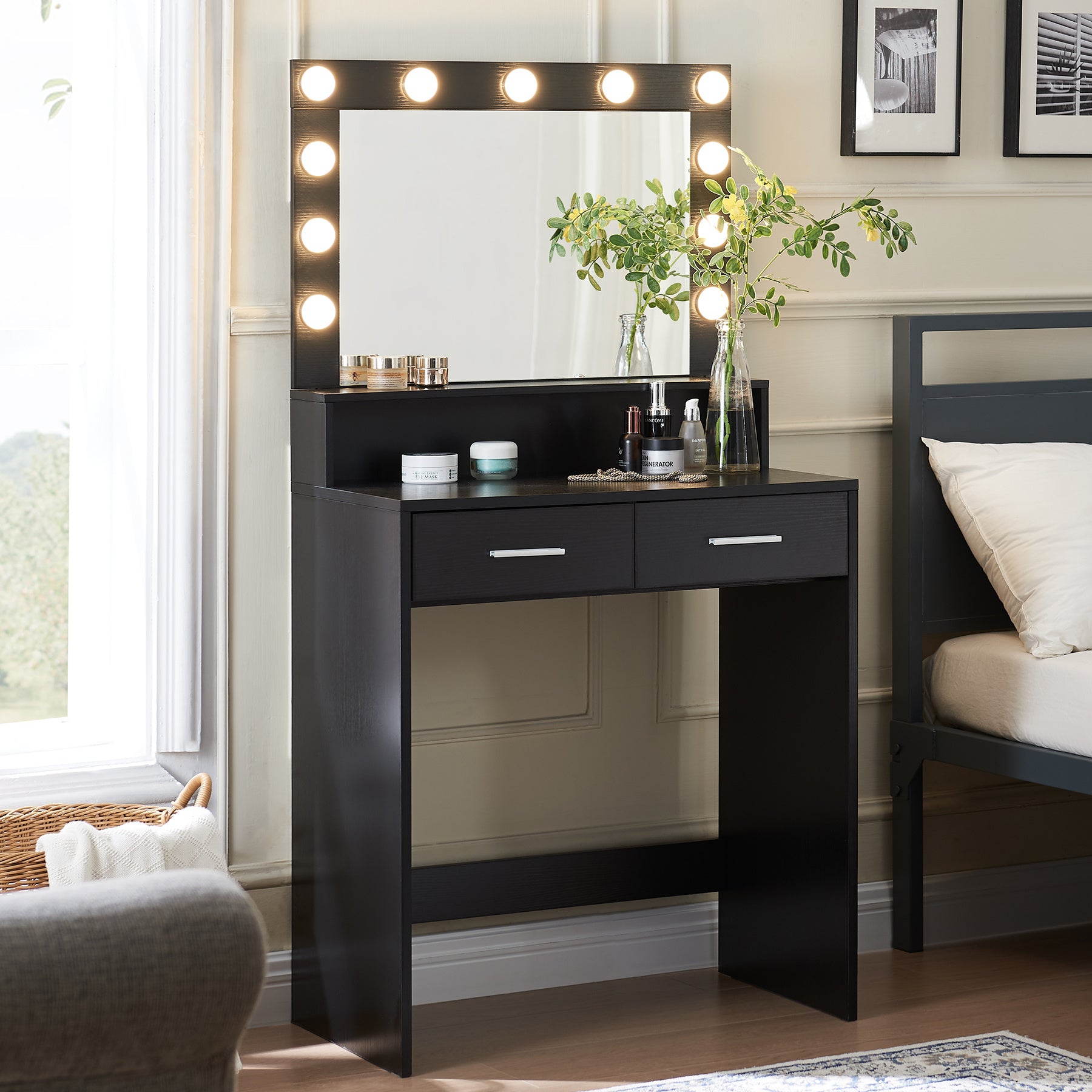 Make-up Vanity Table With Mirror And Lamp